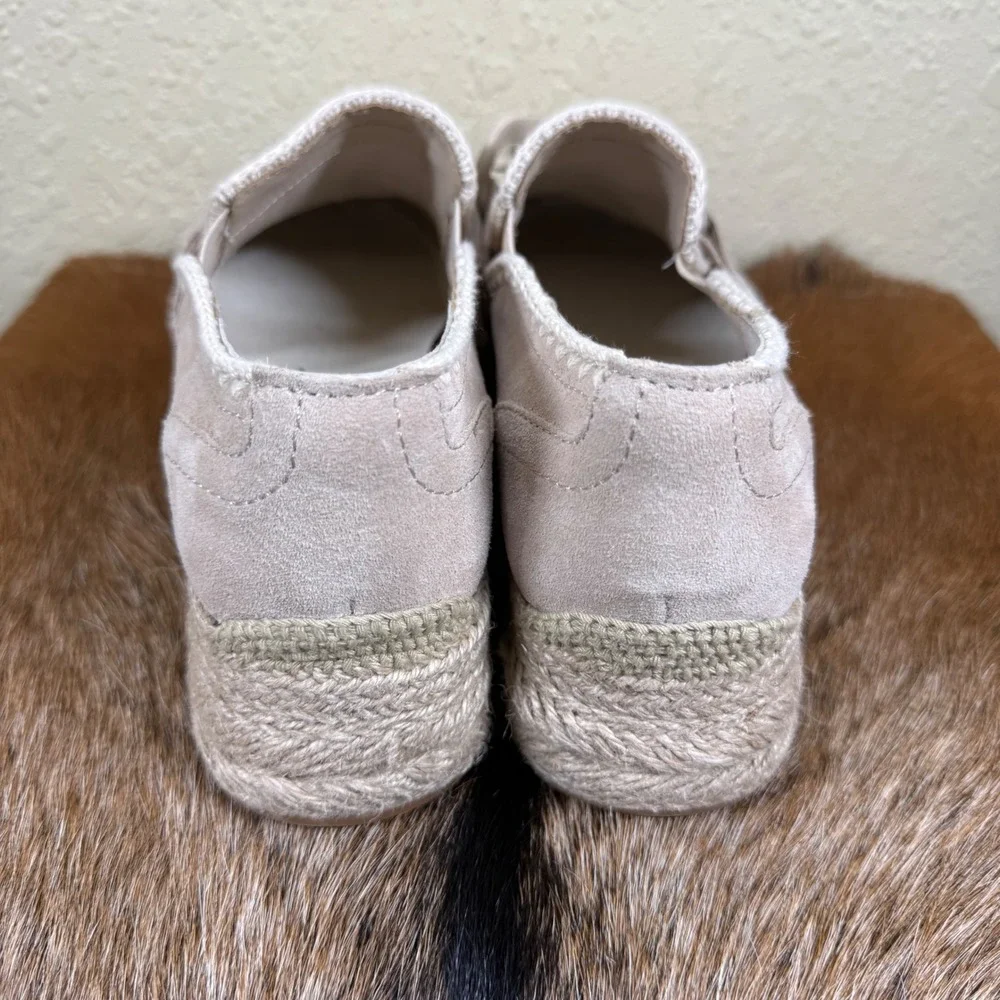 Dolce Vita Jhenee Women 9.5 Platform Espadrille Loafers Beige Suede Chunky Chain
